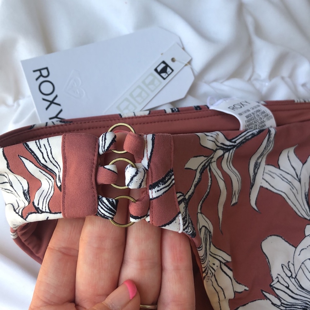 NEW Roxy bikini bottoms - Picture 2 of 8